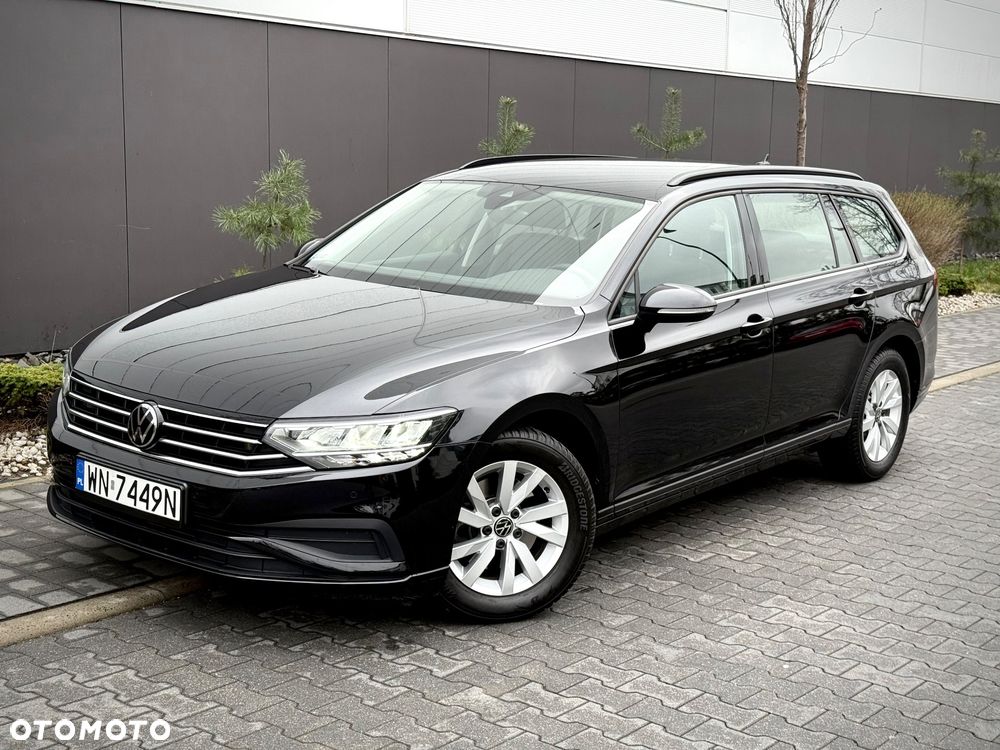 Volkswagen Passat - 1
