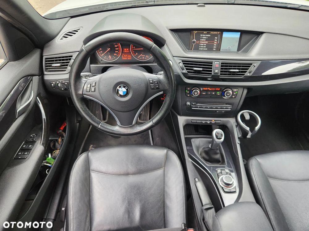 BMW X1 xDrive18d xLine - 33
