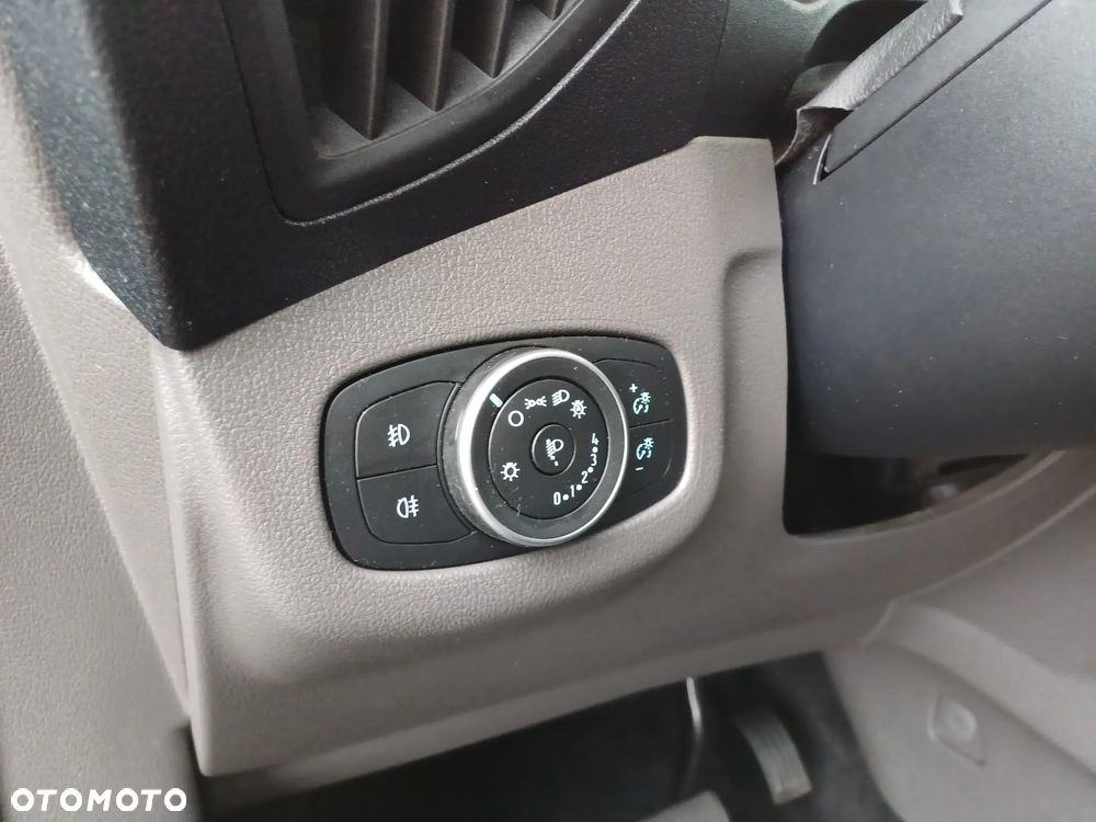 Ford Tourneo Connect - 20