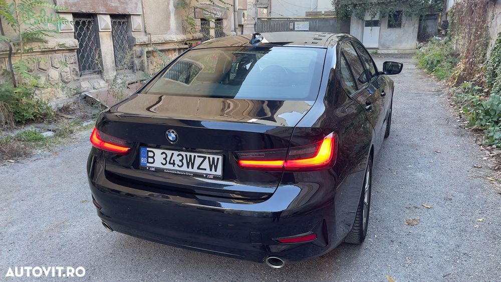 BMW Seria 3 330i AT Sport Line - 2