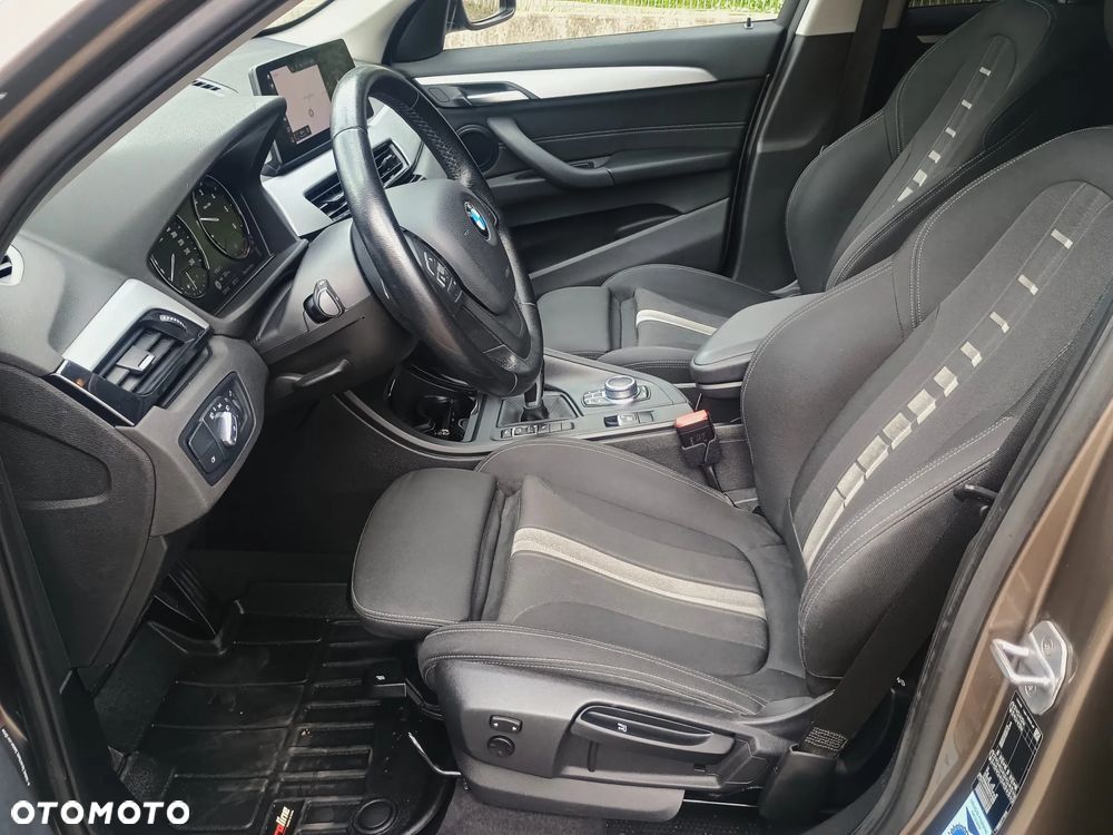 BMW X1 sDrive18d - 11