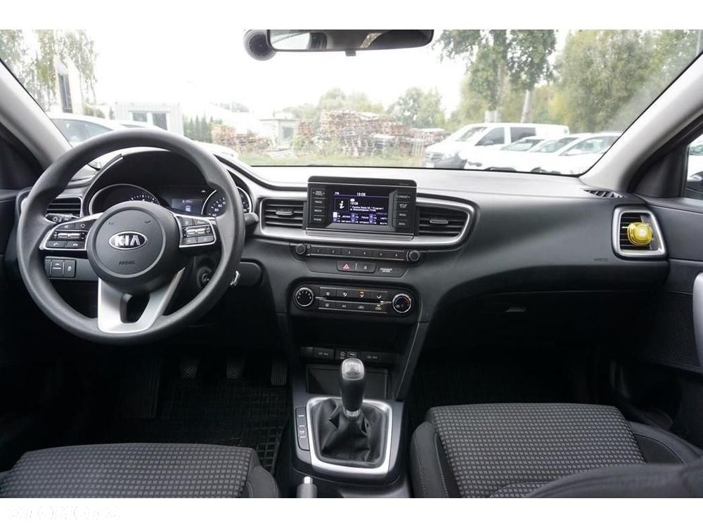 Kia Ceed - 26