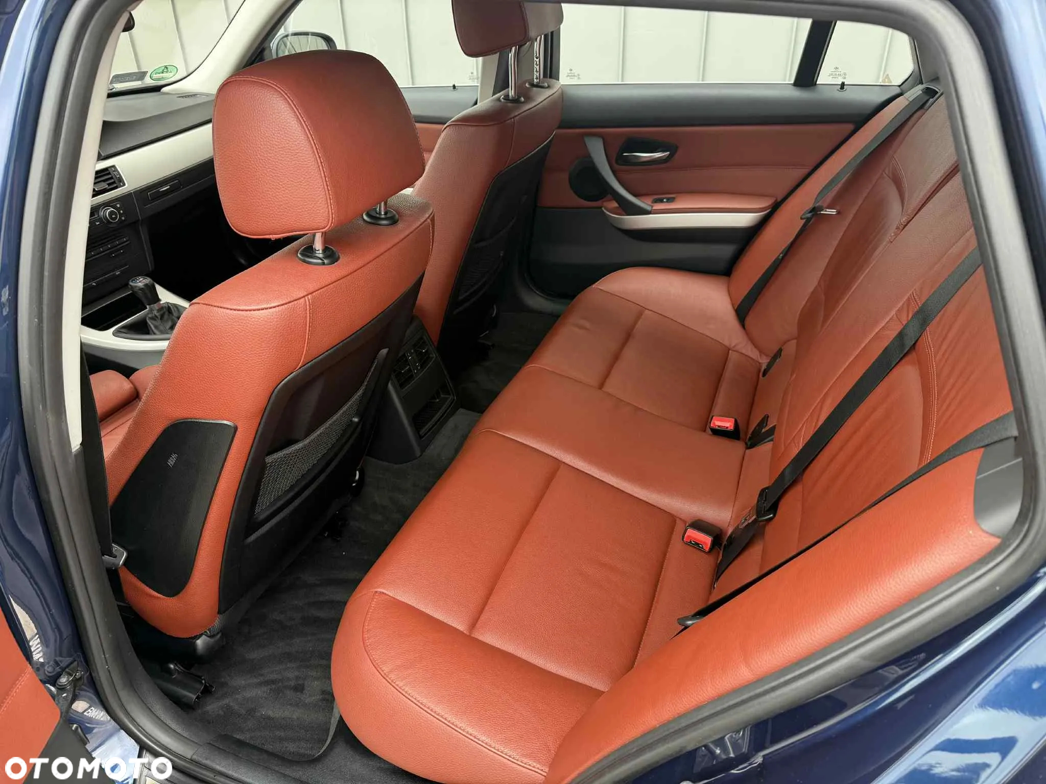 BMW Seria 3 320d DPF Touring - 4
