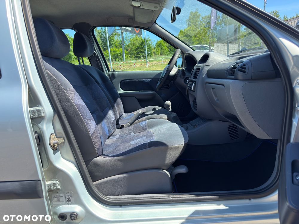 Renault Clio 1.4 16V Privilege - 31