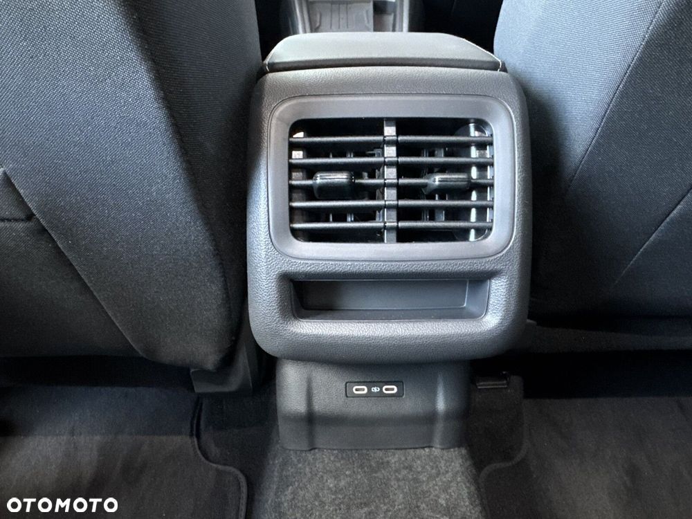 Volkswagen T-Roc - 21