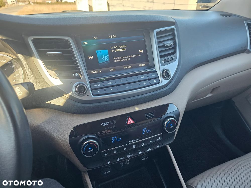 Hyundai Tucson 1.7 CRDI BlueDrive Style 2WD - 17