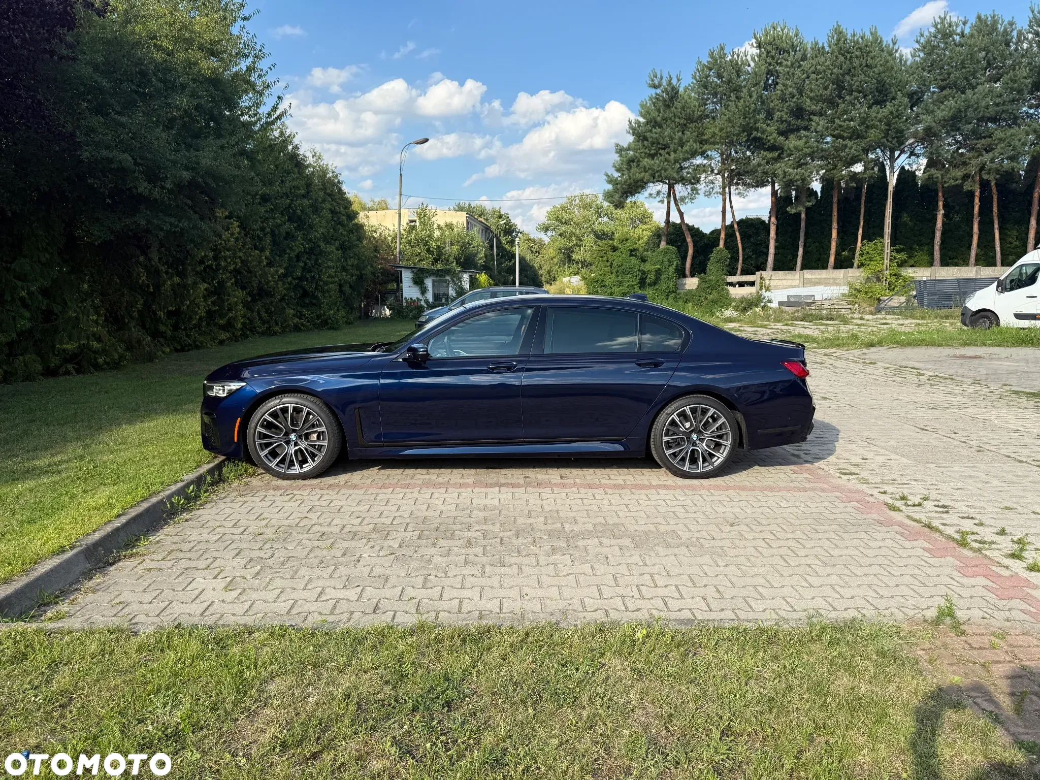 BMW Seria 7 750Li xDrive sport - 3