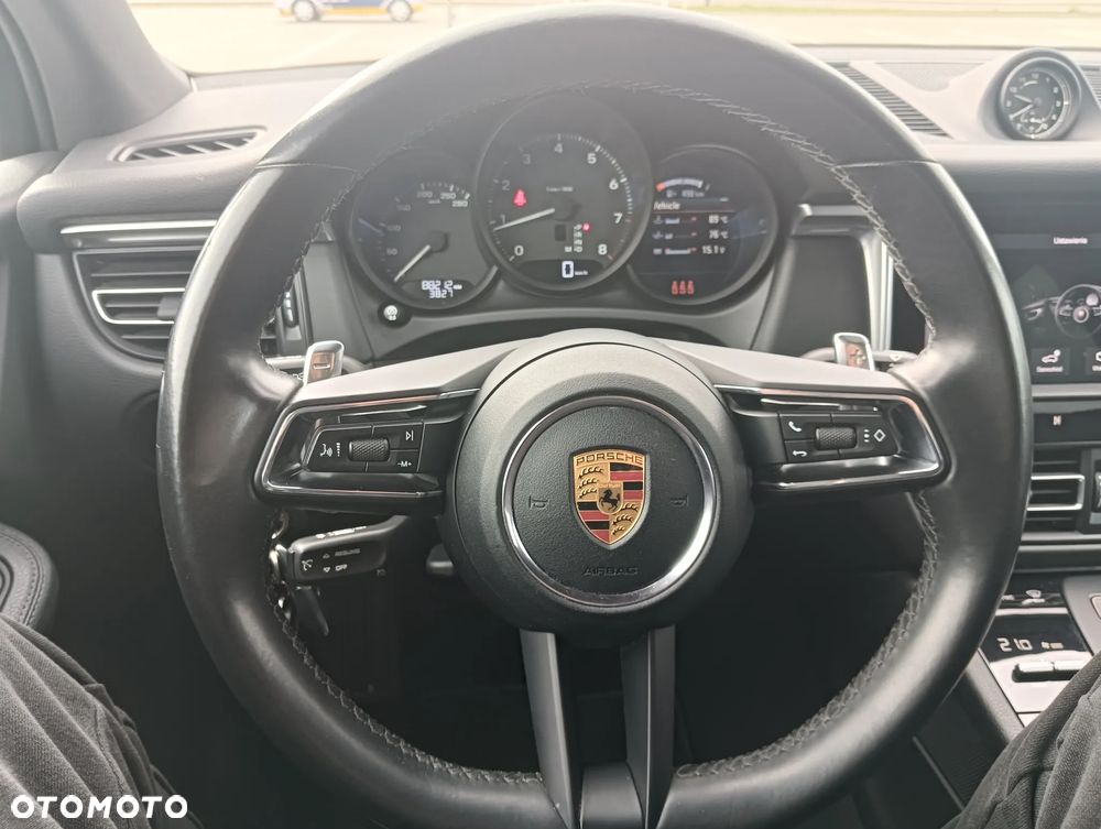Porsche Macan Standard - 24