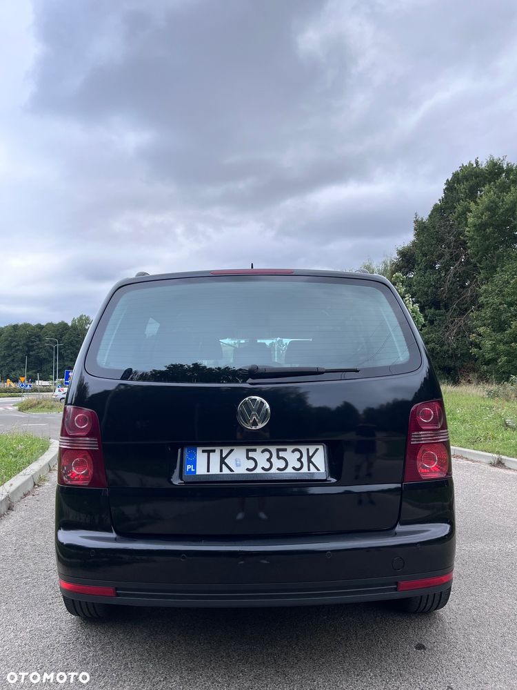 Volkswagen Touran 1.9 TDI DPF Highline DSG - 4