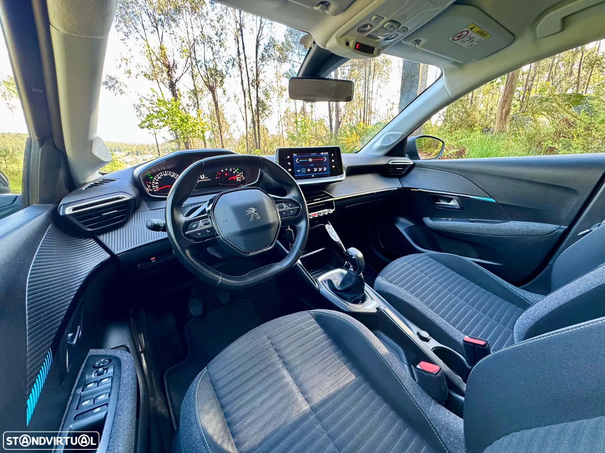 Peugeot 208 1.2 PureTech SE Style - 17