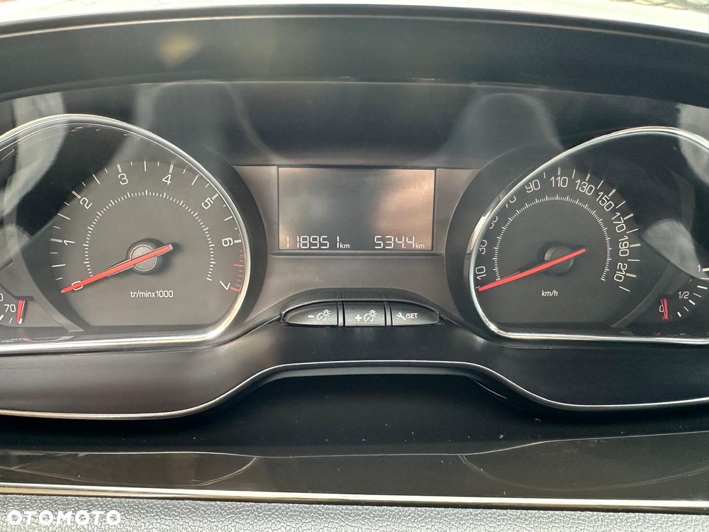Peugeot 208 1.2 PureTech Style - 7