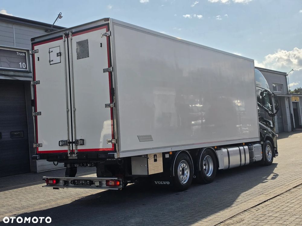 Volvo FH460 I SAVE / CARRIER 900/ KABINA SYPIALNA / CHŁODNIA KWIATOWA / SUPER STAN / 3 OŚ SKRĘTNA  / EURO 6 /SERWIS VOLVO / KONTENER KWIATOWY / - 7