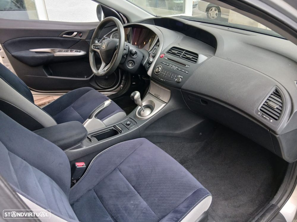 Honda Civic 1.4 i-VTEC Comfort - 2