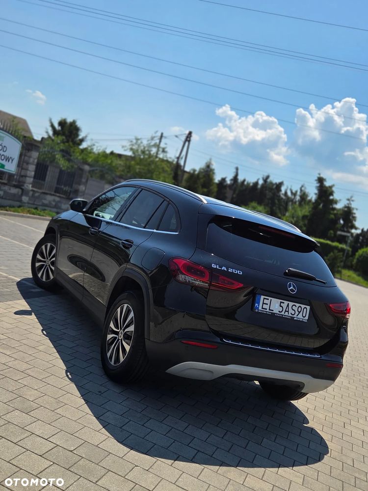 Mercedes-Benz GLA 200 Business Edition - 4