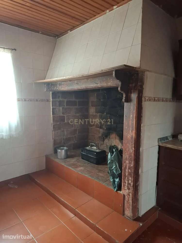 MORADIA- Prédio Misto 110m2 + Terreno 1240m2 - Lugar do Cardal - Santa - Grande imagem: 4/7