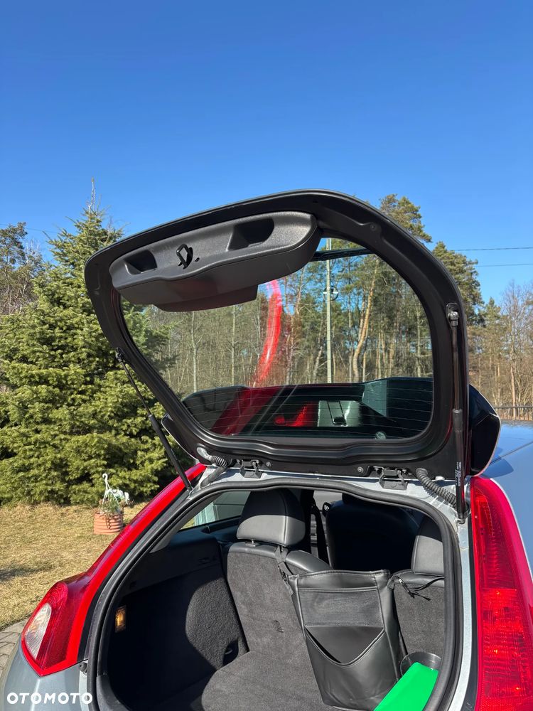 Volvo C30 D2 R-Design - 22