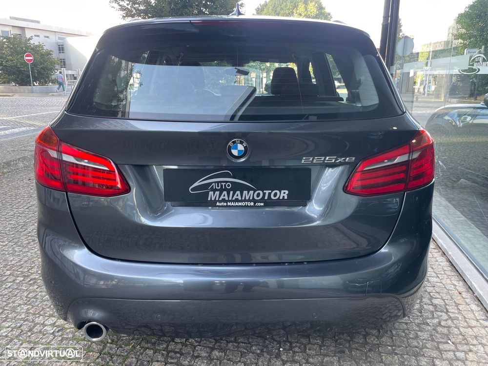 BMW 225xe Active Tourer - 10