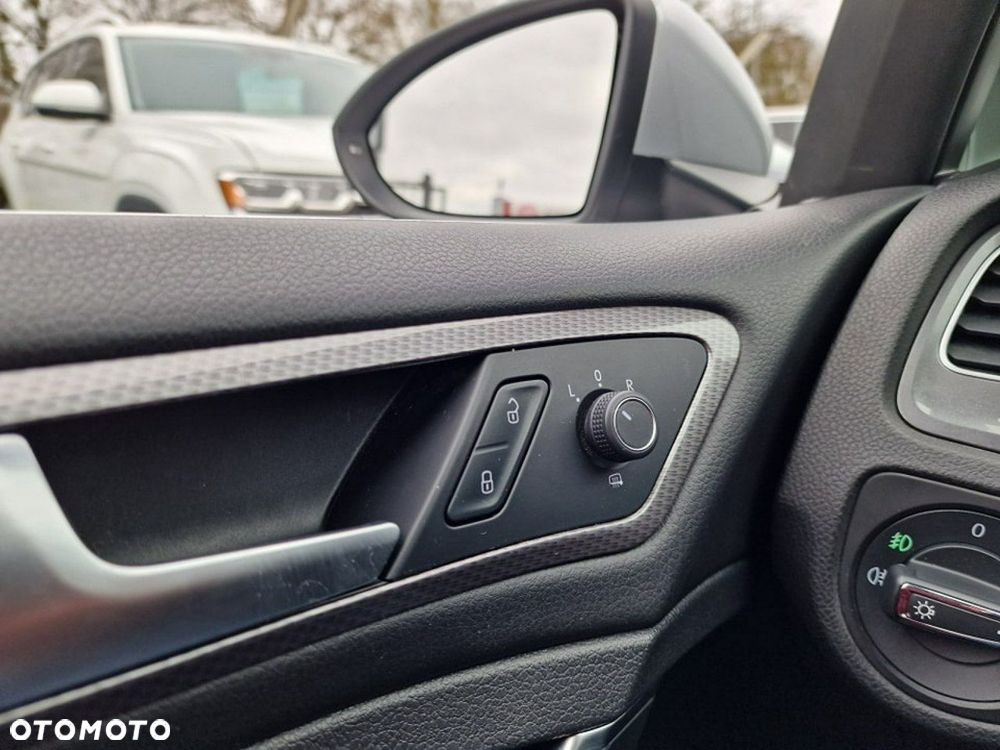 Volkswagen Golf - 12