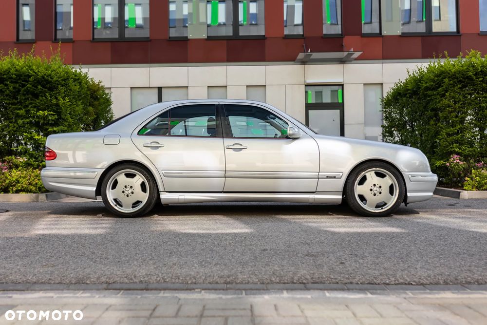 Mercedes-Benz Klasa E - 12