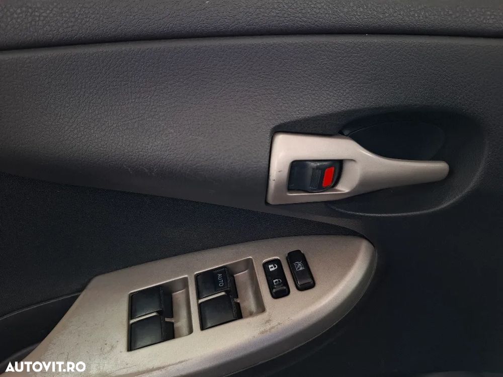 Toyota Corolla 1.4 Sdn. Luna - 15