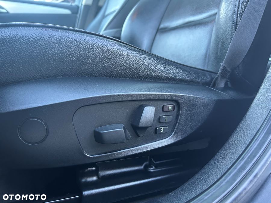 BMW X1 xDrive20d Sport Line - 13