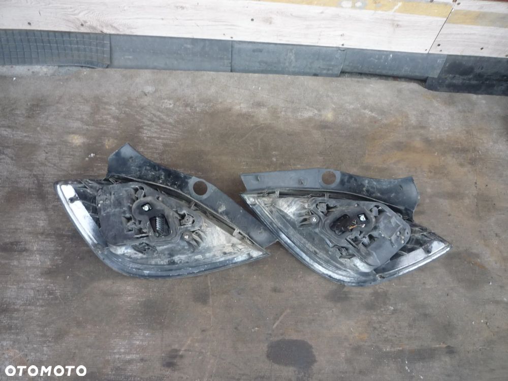 OPEL ASTRA III H 5D LAMPA TYLNA LEWA LUB PRAWA - 3