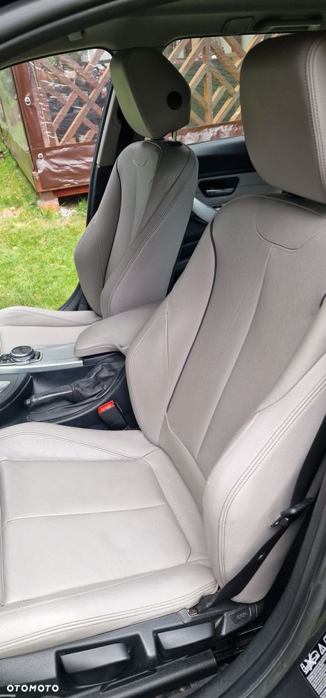 BMW Seria 3 330d Sport Line - 11