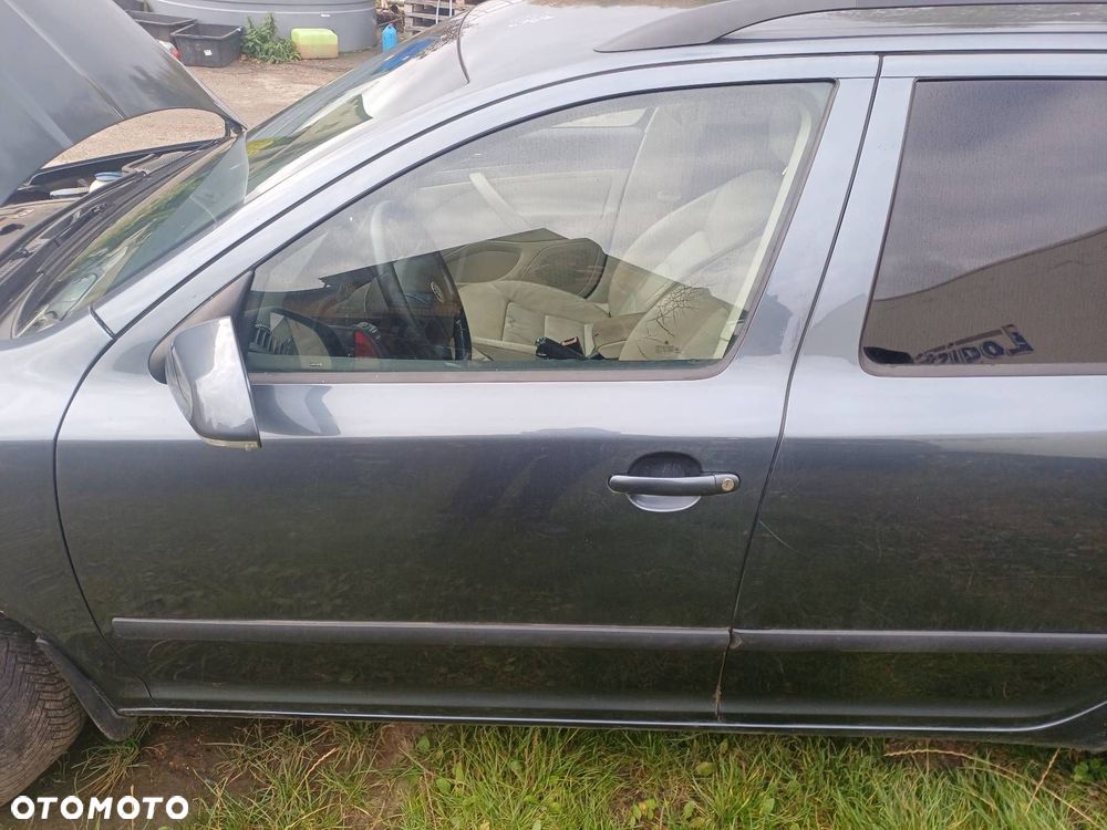 DRZWI KOMPLETNE LEWY PRZÓD SKODA OCTAVIA II 9901 - 1