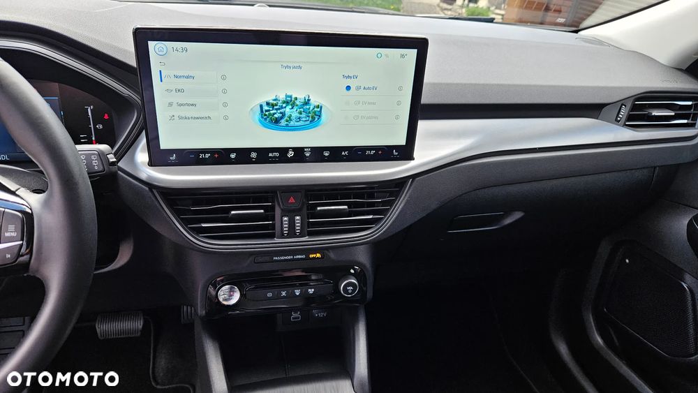Ford Kuga - 37