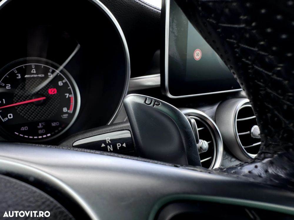 Mercedes-Benz C 63 AMG - 22