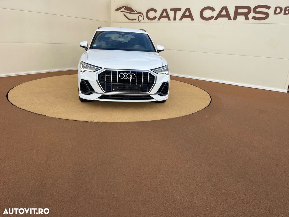 Audi Q3 40 TFSI quattro S tronic S line - 1