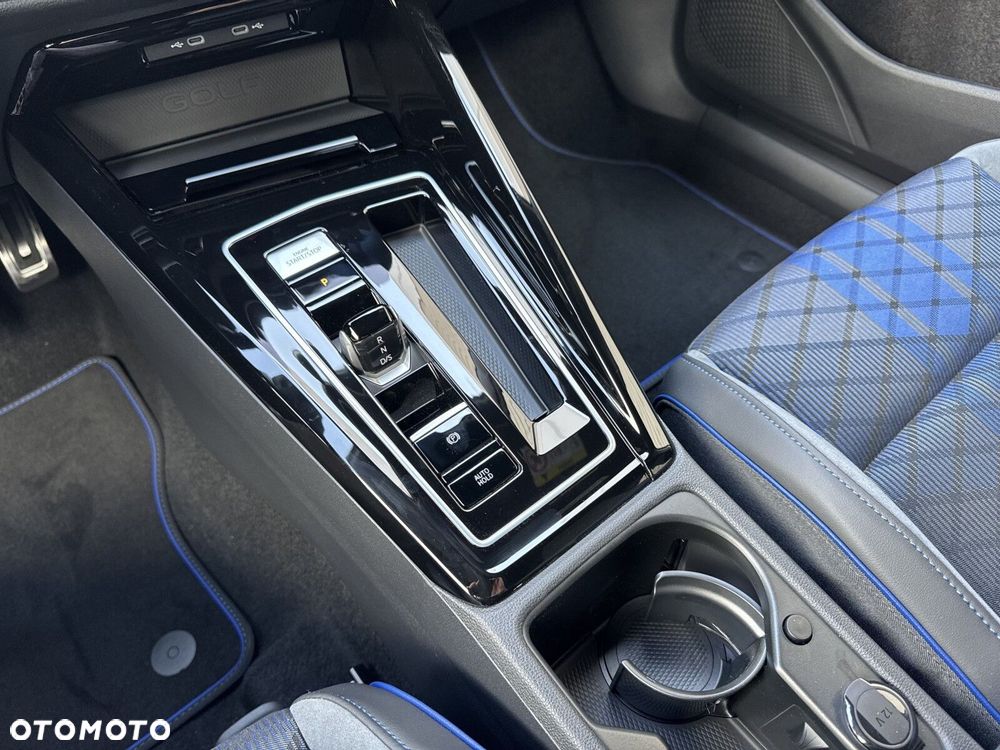 Volkswagen Golf - 15