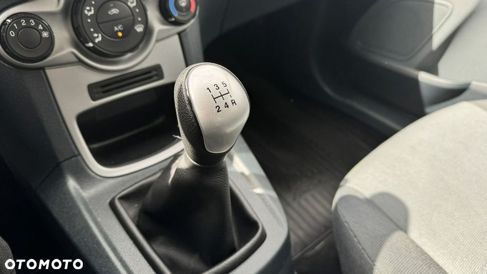 Ford Fiesta - 24