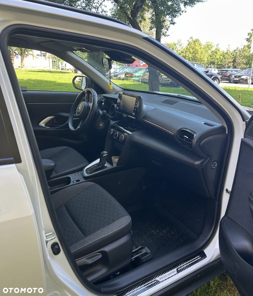 Toyota Yaris - 14