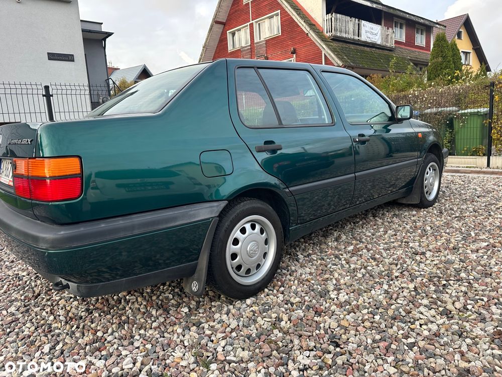 Volkswagen Vento 1.8 GL - 4