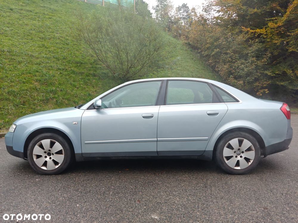 Audi A4 Limousine - 5