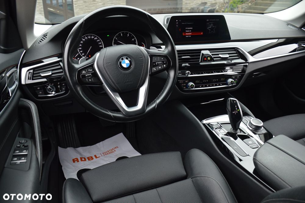 BMW Seria 5 520d xDrive Sport Line sport - 16