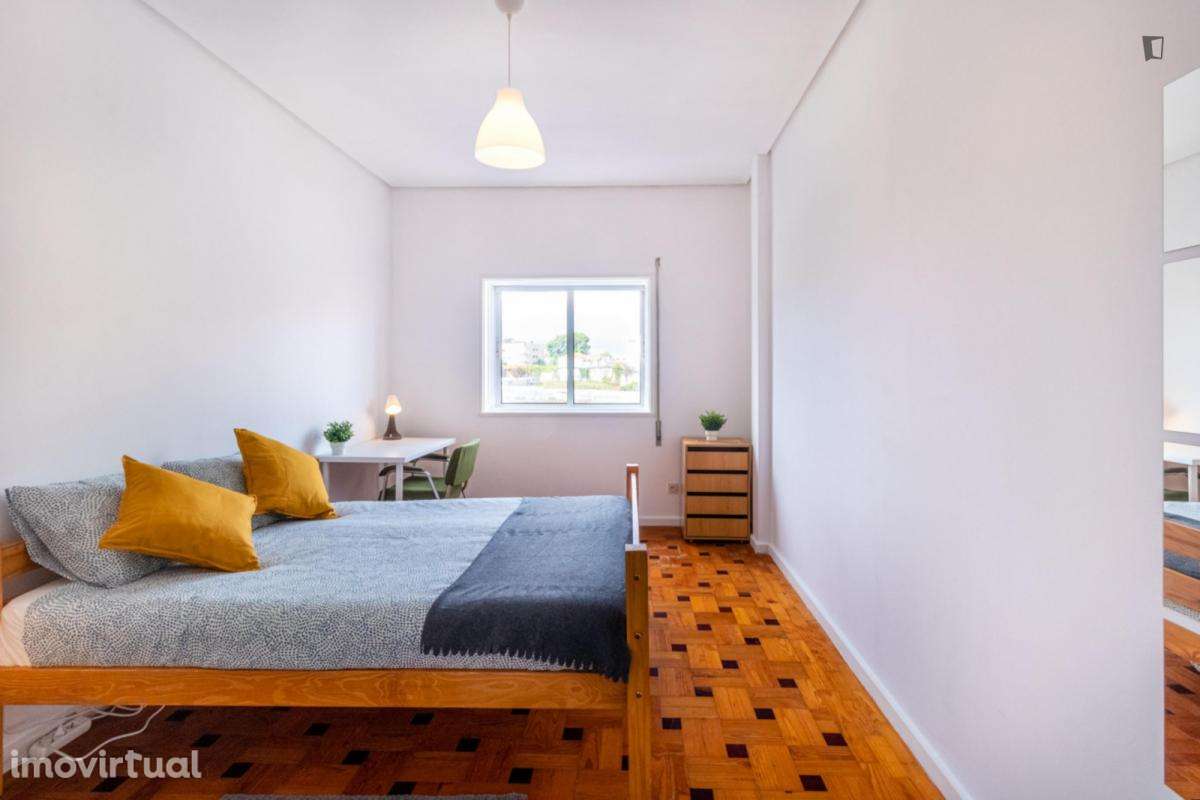 Quarto - localizado em Ramalde Porto - Grande imagem: 2/9