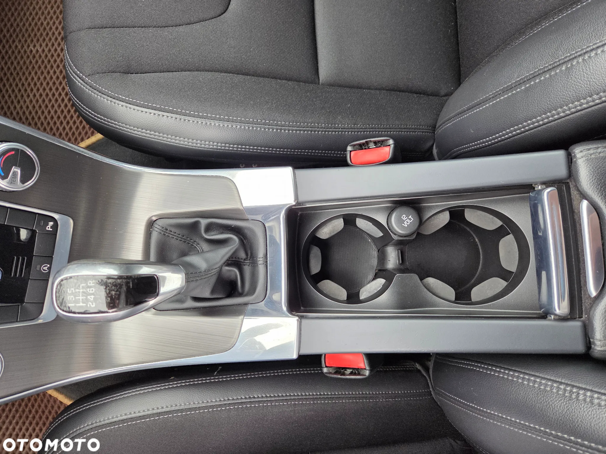 Volvo V60 D3 Momentum - 24