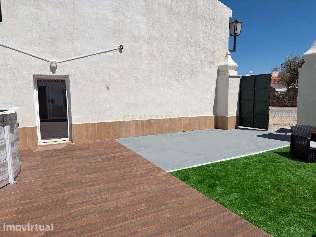 Moradia T3 + Estúdio Independente -Totalmente Remodelada com garagem e - Grande imagem: 3/8