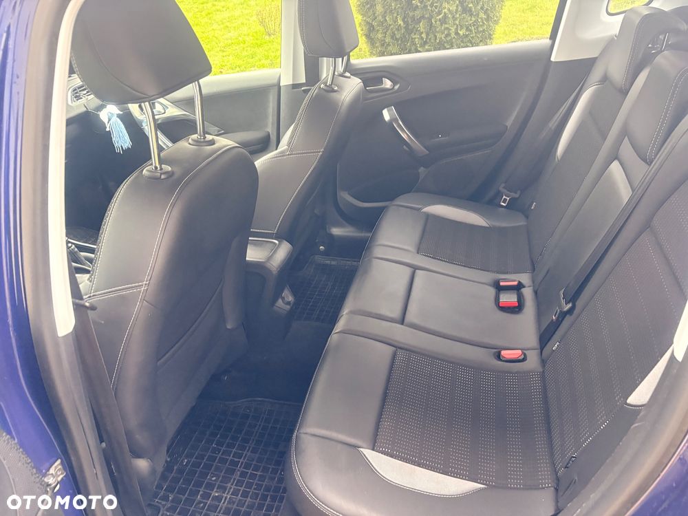 Peugeot 2008 1.6 e-HDi Allure S&S - 13