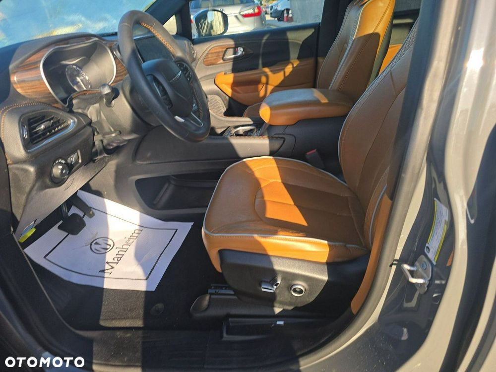 Chrysler Pacifica - 7