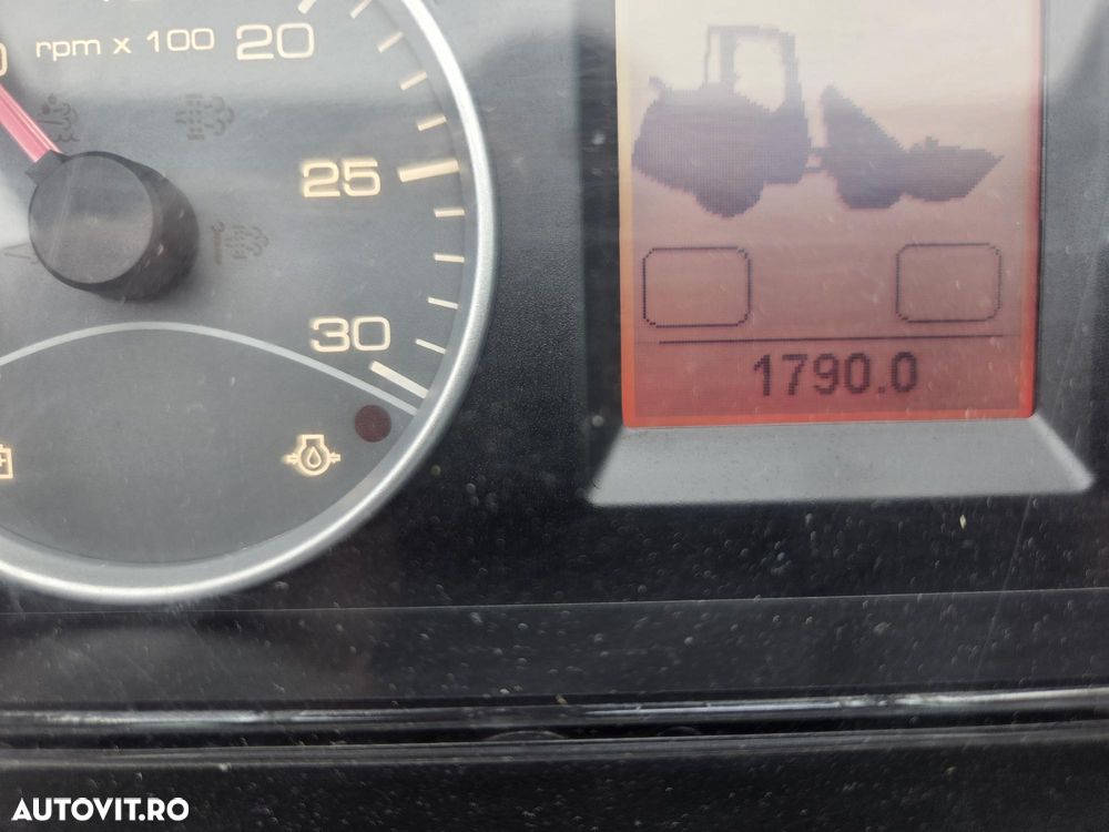 Hitachi ARTICULAT ZW65, Ridica 2,4tone la 3,2m, incarca 8x4 si semiremorci basculabile, 2019, 1.790h, 4x2, Cupla rapida, cupa 1mc, furci, AC, Anvelope 70%-ok, STARE FOARTE BUNA, POSIBILITATE LEASING 3 ani-PROMOTIE 34.900 EUR+Tva - 16