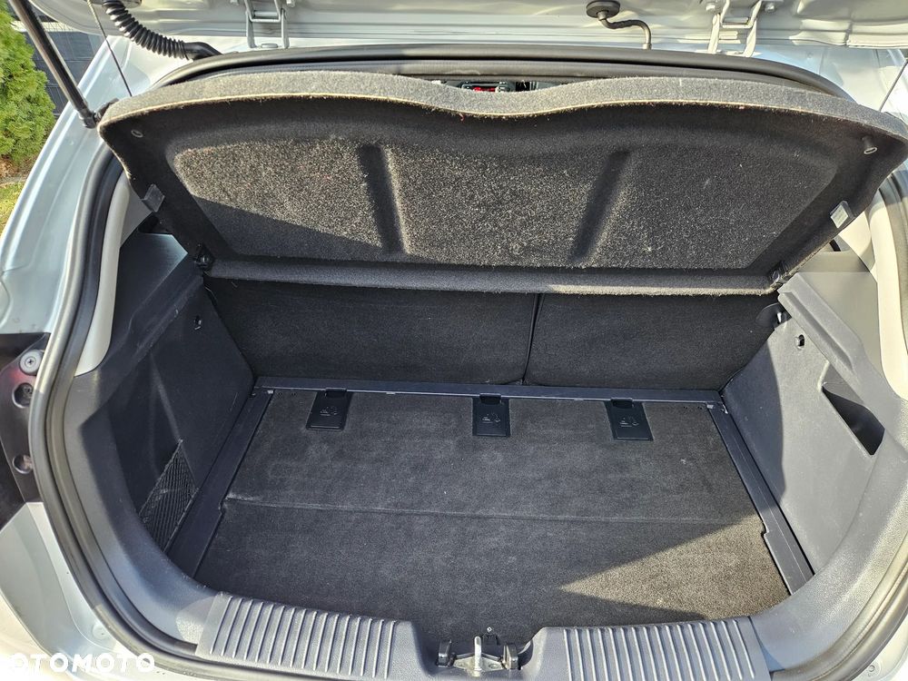 Kia Rio 1.4 Edition 7 - 10