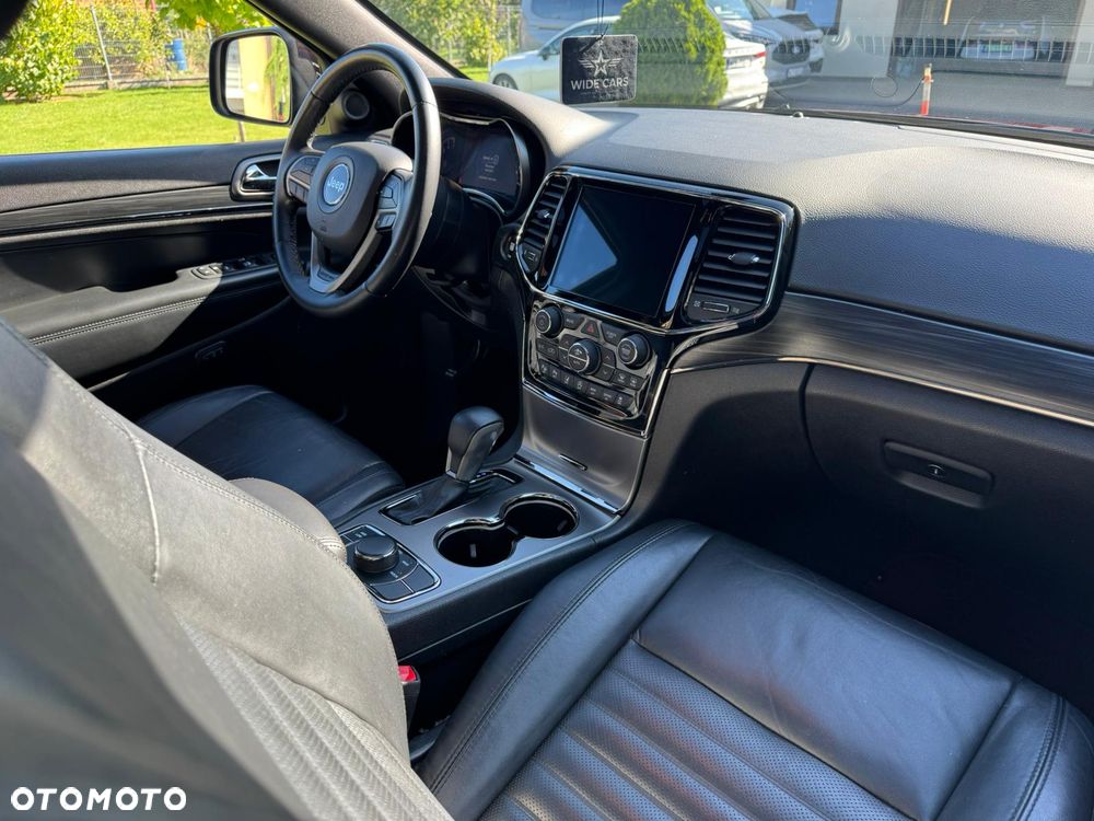 Jeep Grand Cherokee - 16