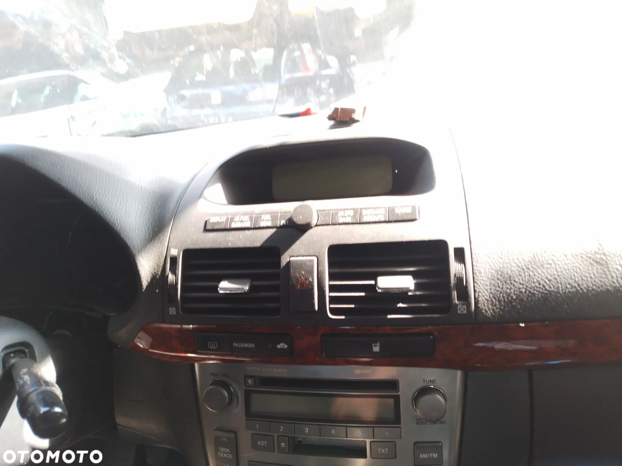TOYOTA AVENSIS T25 2.0 VVT-i  03-06  209  ZDERZAK PRZÓD PRZEDNI - 29