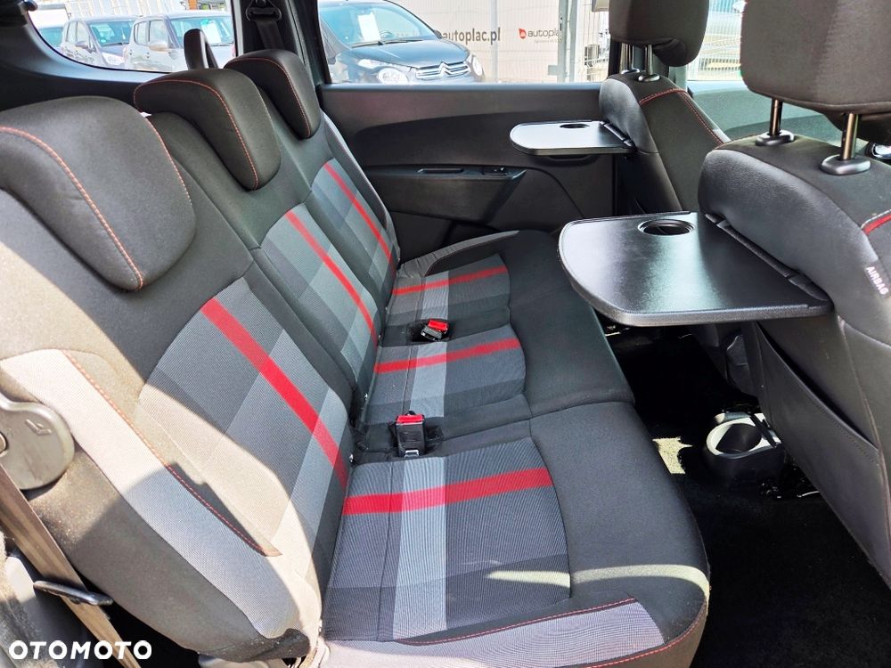 Dacia Lodgy 1.3 TCe Stepway S&S - 28