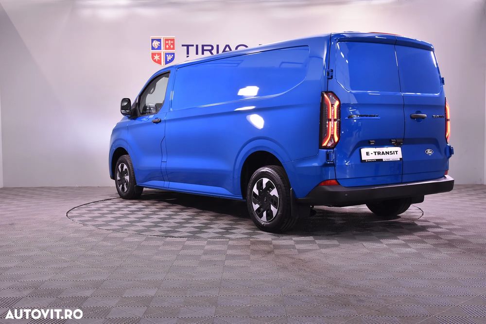 Ford Transit Custom Van - 3
