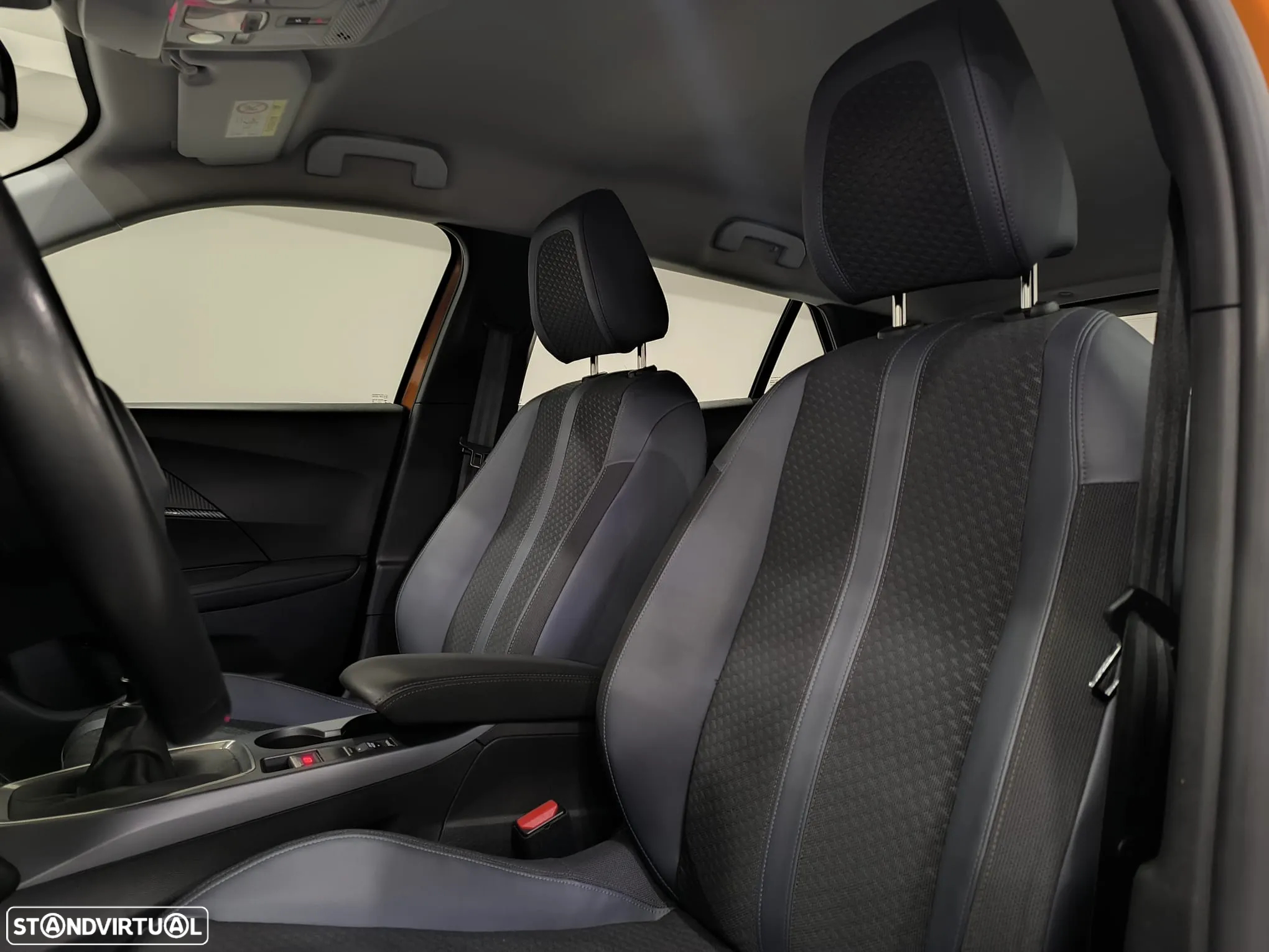 Peugeot 2008 1.2 PureTech Allure - 21