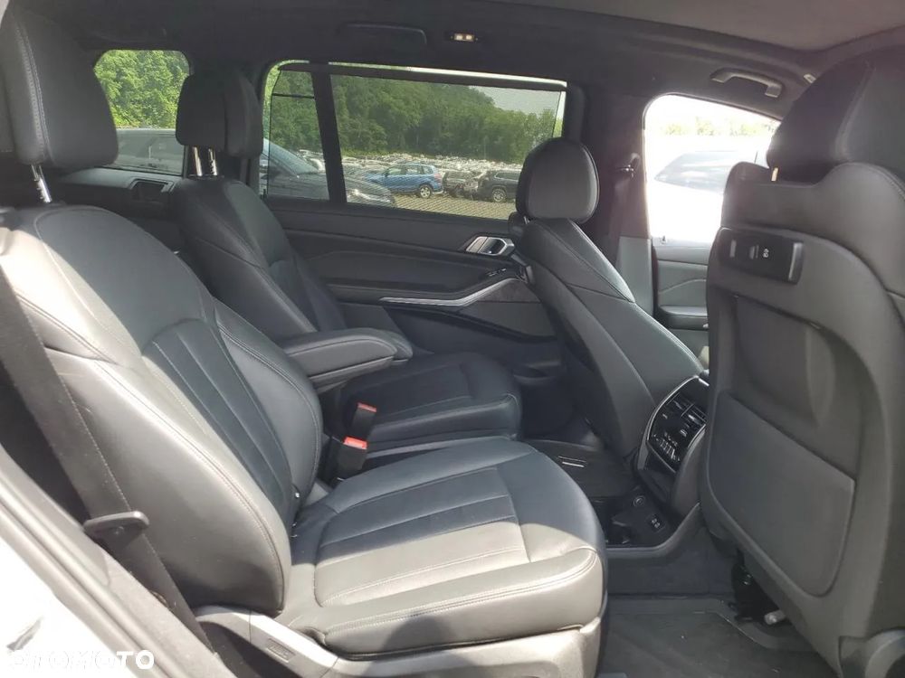 BMW X7 - 11